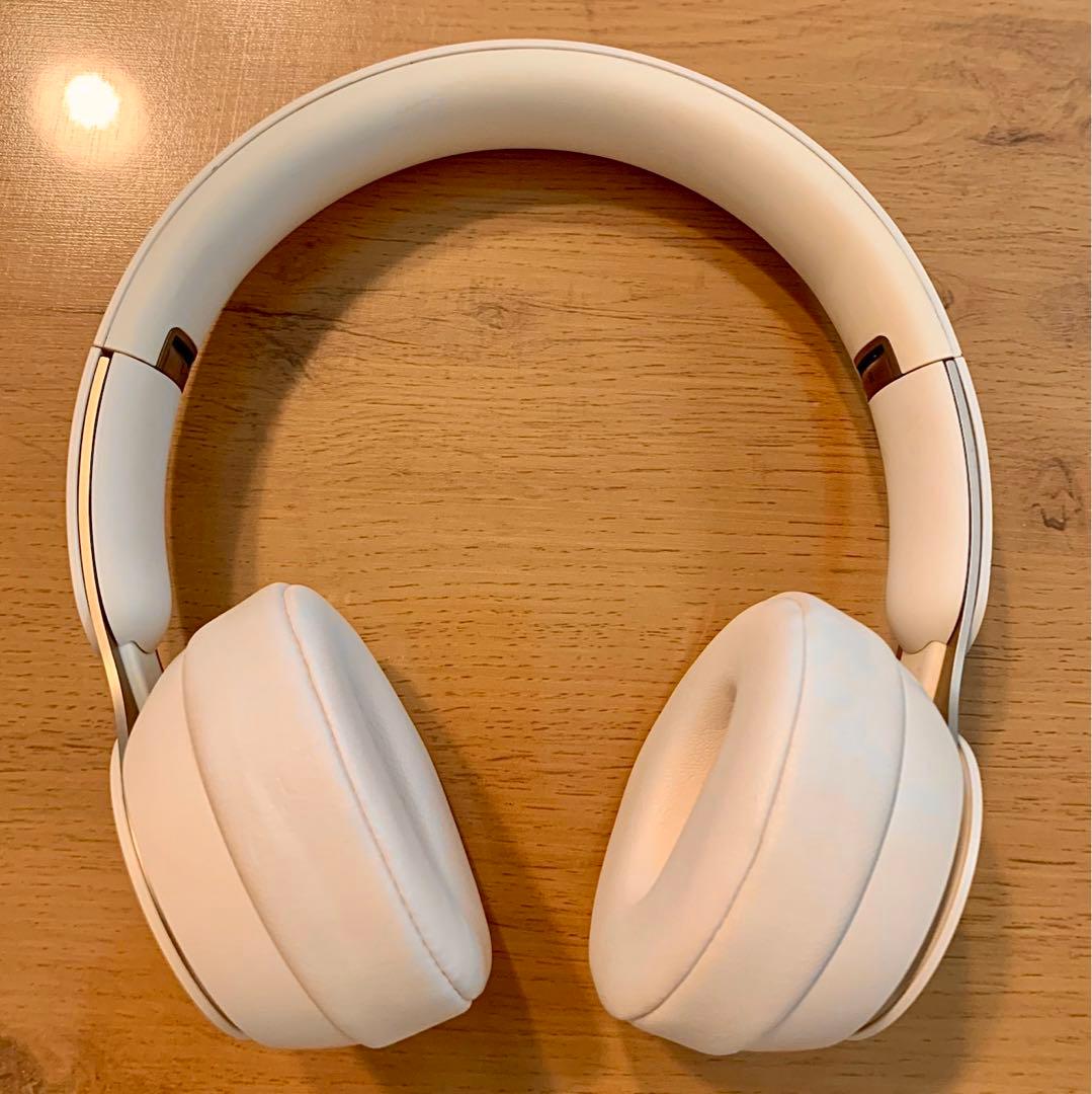 【美品】beats solo proワイヤレス ヘッドホン　ゴールド