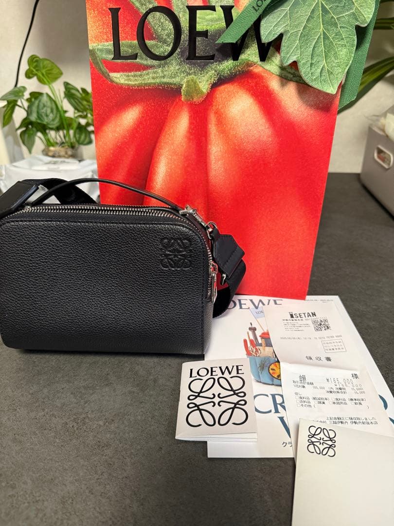 LOEWE ブラック レザー ショルダーバッグ