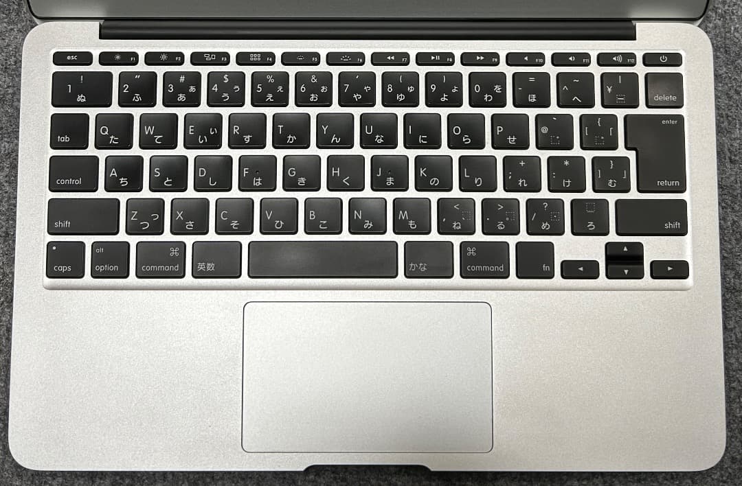 MacBook Air i7 8Gb 11インチ 新品1TbSSD 優良品ラスト