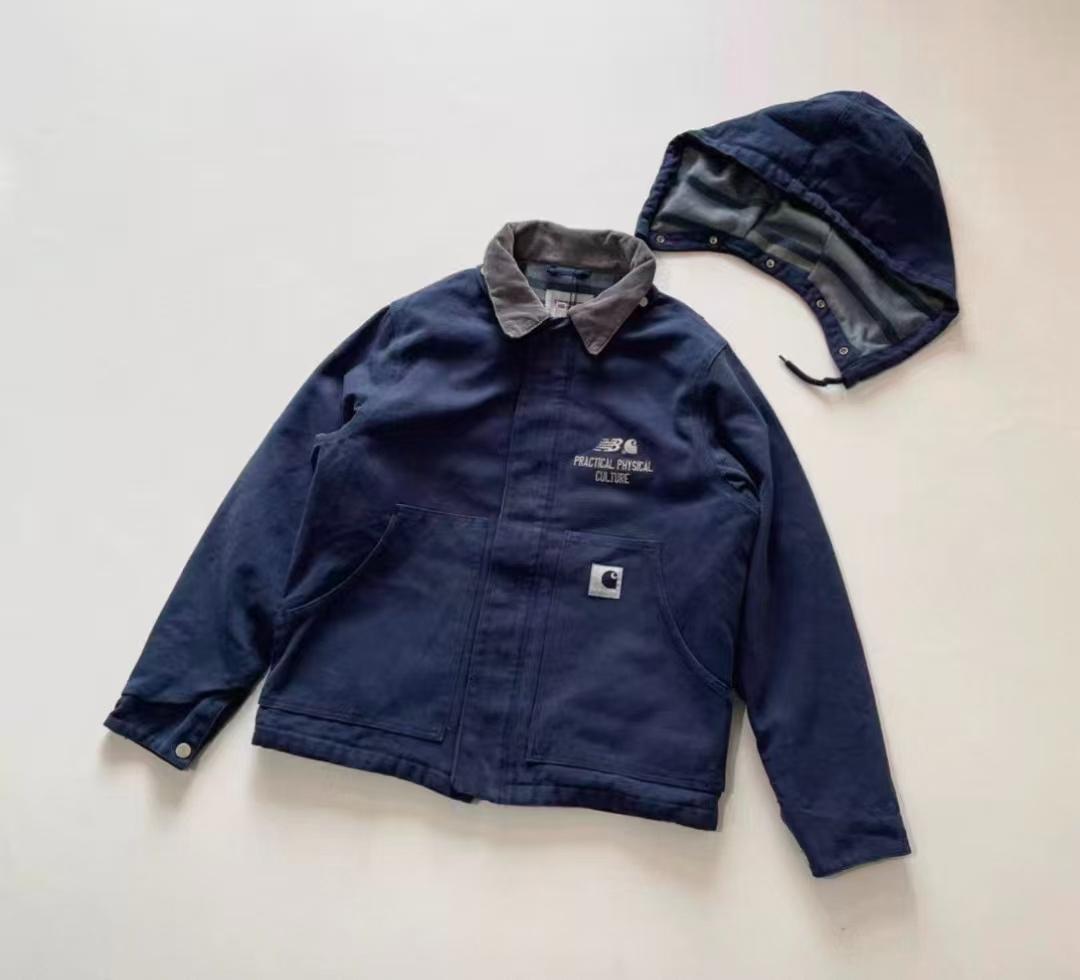New Balance x Carhartt WIPフード付きネイビージャケット