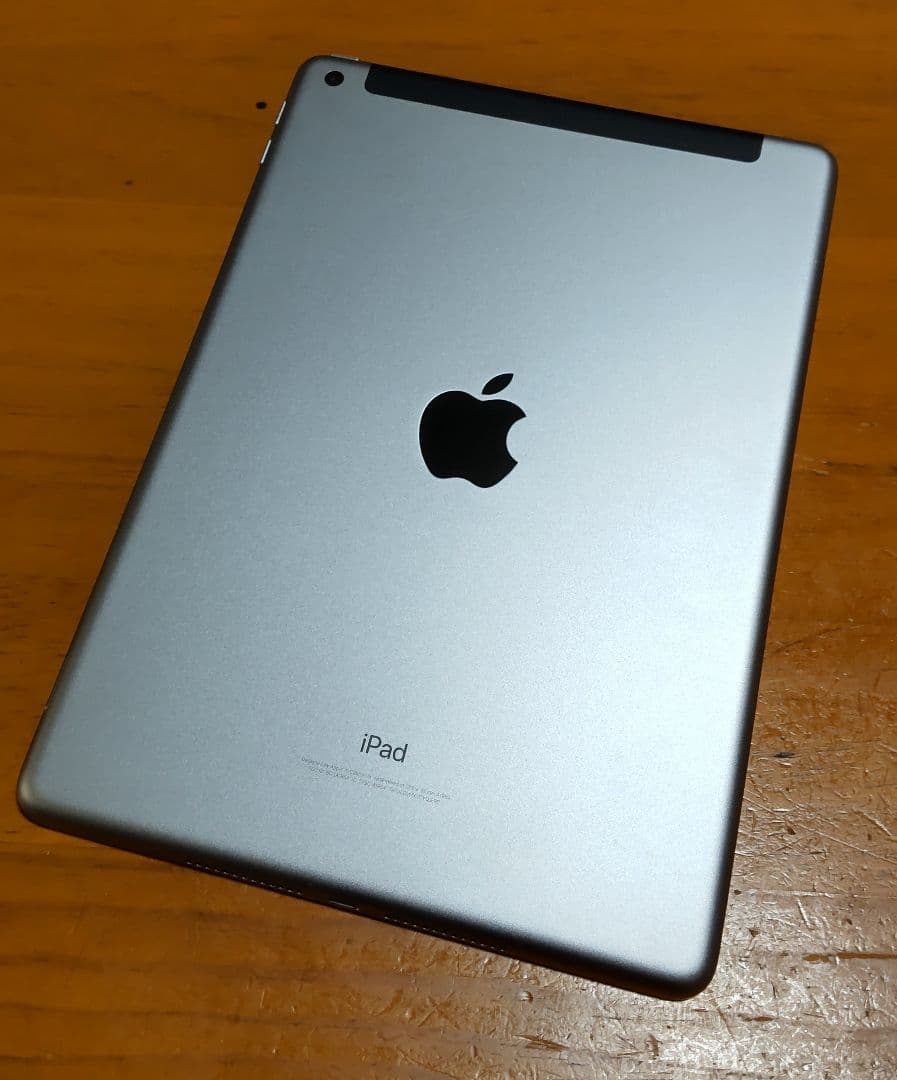 Apple iPad (第6世代) シルバー32GB