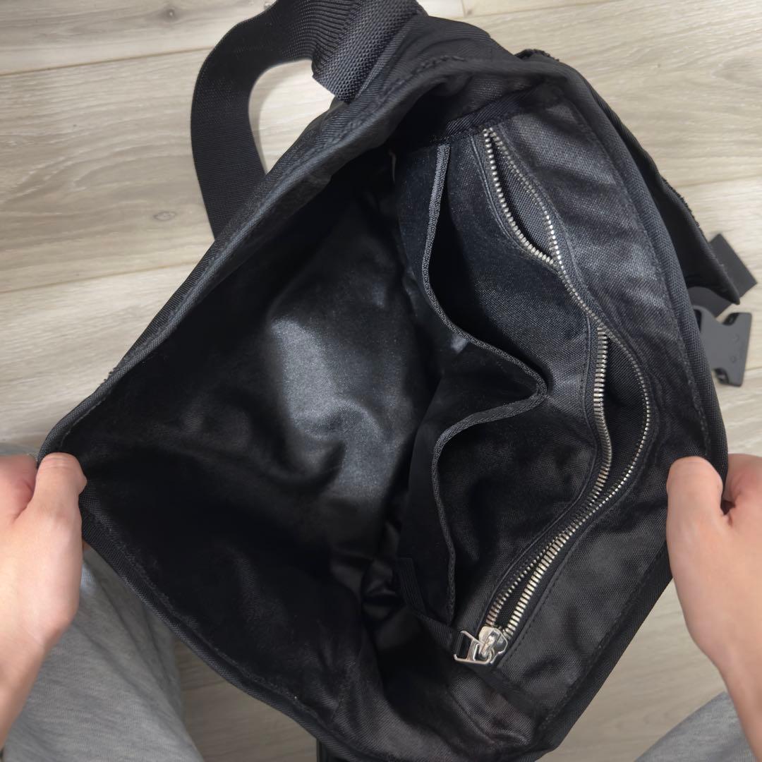 acne studiosメッセンジャーバッグ　アクネ