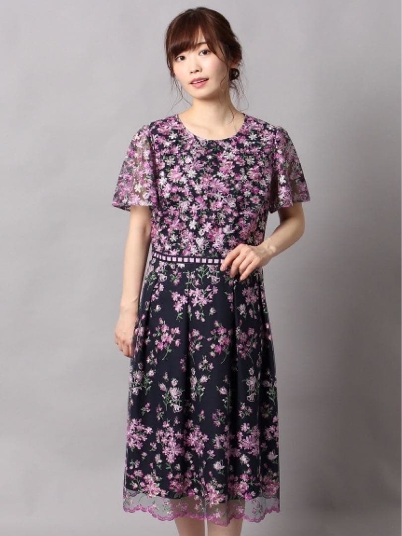 Rose Tiara JEWEL フラワー刺繍フィット＆フレアワンピース