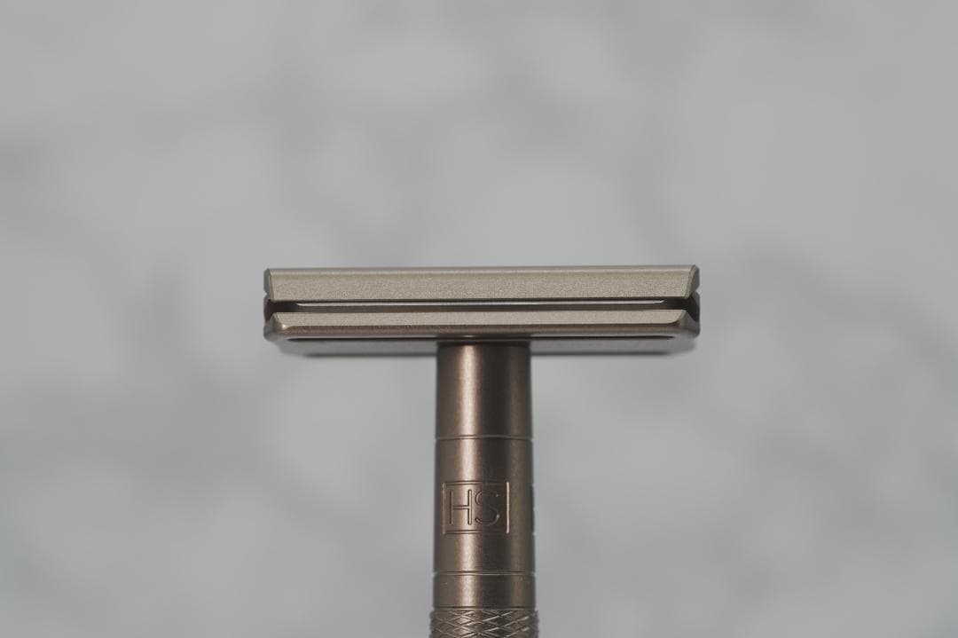 HENSON SHAVING AL13 (TAN) 両刃カミソリ