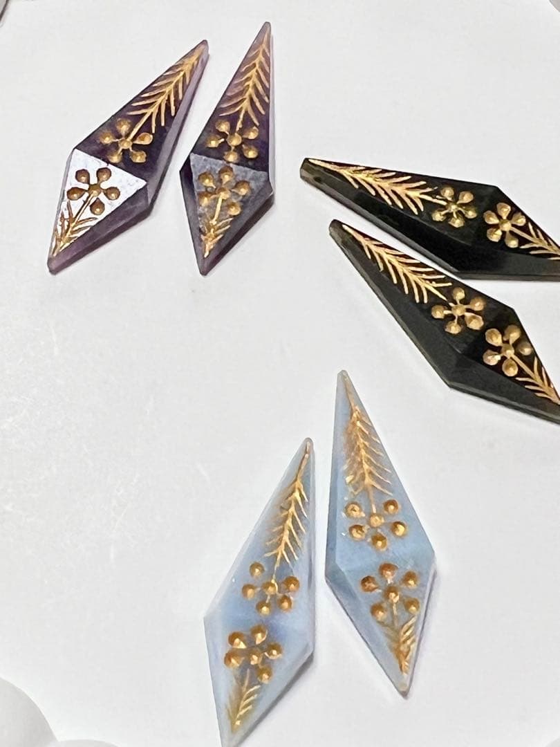 ぷしゅ❇️❤️ ニュー カービング　ゴールド　14kgf 24kgpイヤリング