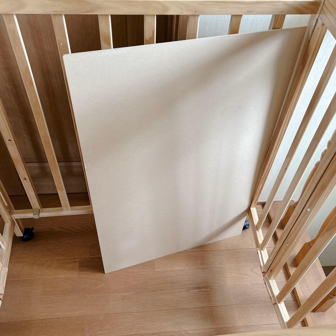 美品 大和屋 パタン折りたたみミニベビーベッド ナチュラル キャスター付き