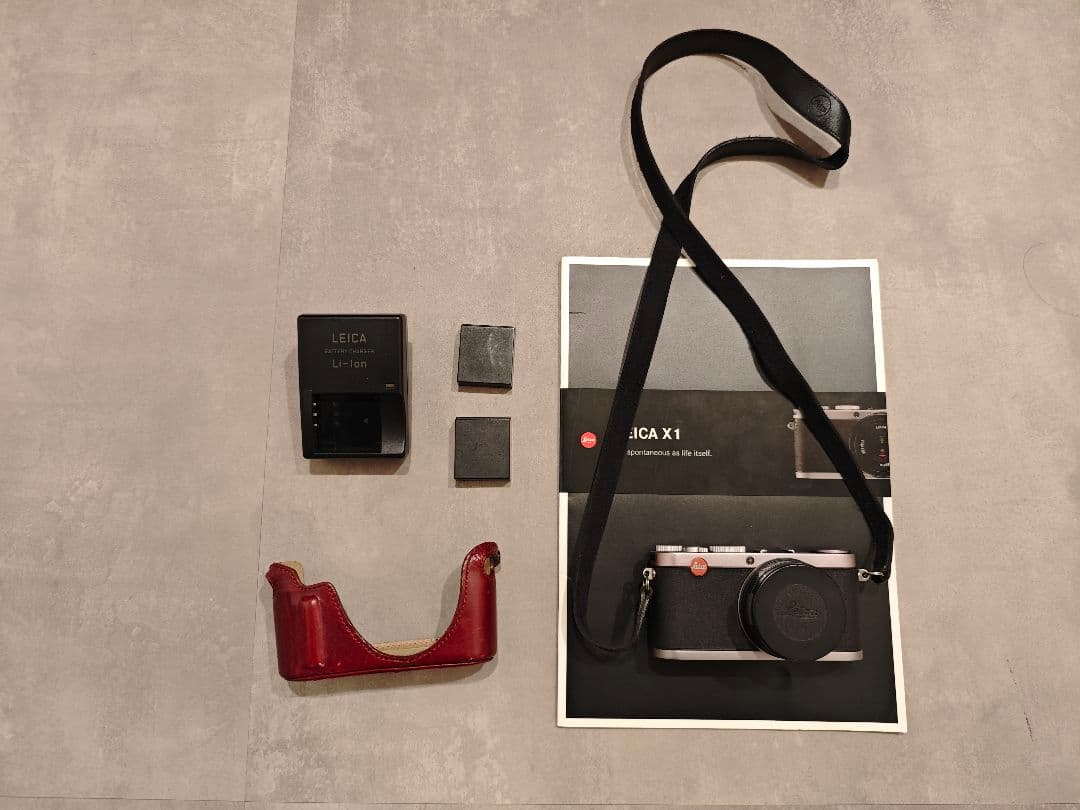 LEICA ライカ X1 純正バッテリー2つ ストラップ ケース