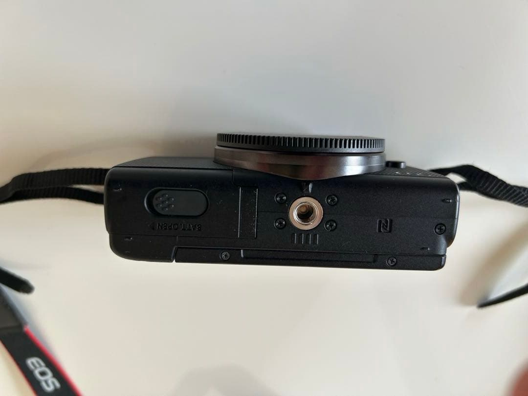 Canon EOS M100 ダブルレンズキット　ブラック