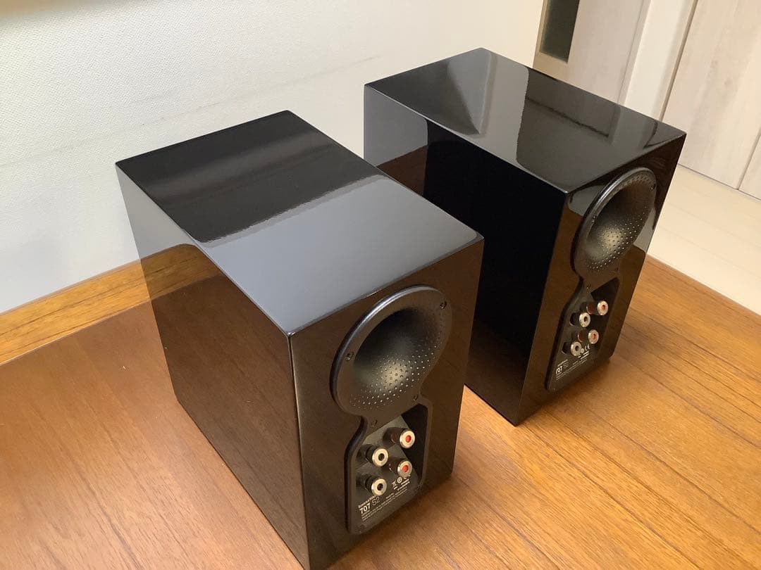 Bowers & Wilkins (B&W) 707 S2 ブラックスピーカー