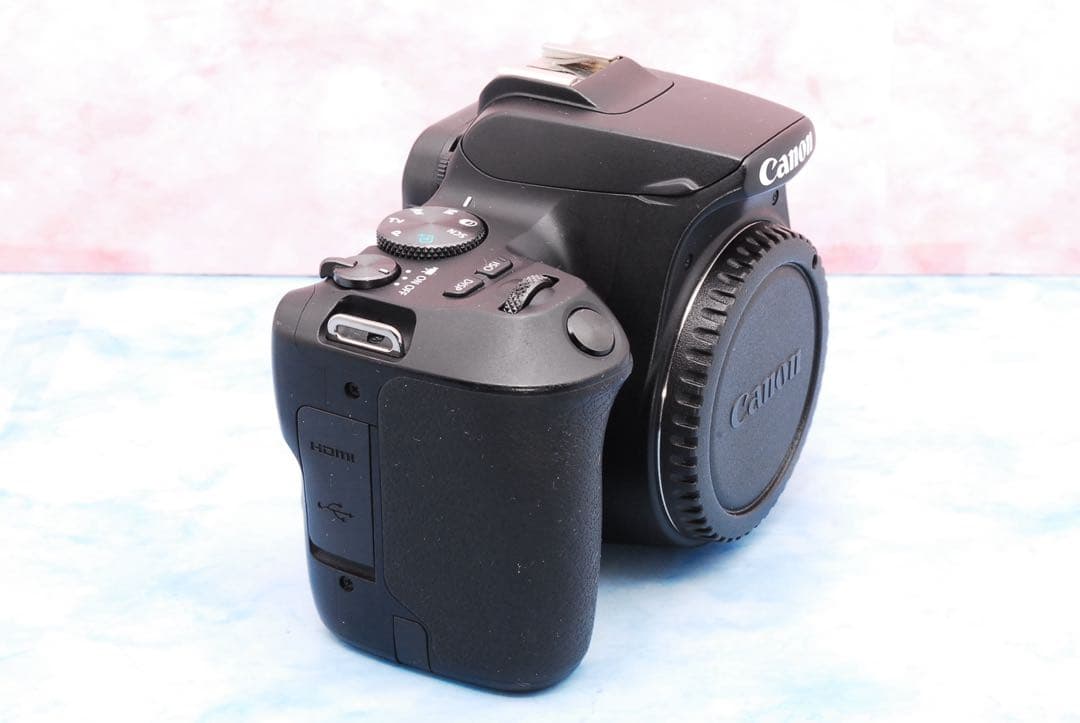 キャノン Kiss X10☆一眼レフカメラ☆単焦点＆標準＆超望遠☆バッグ付