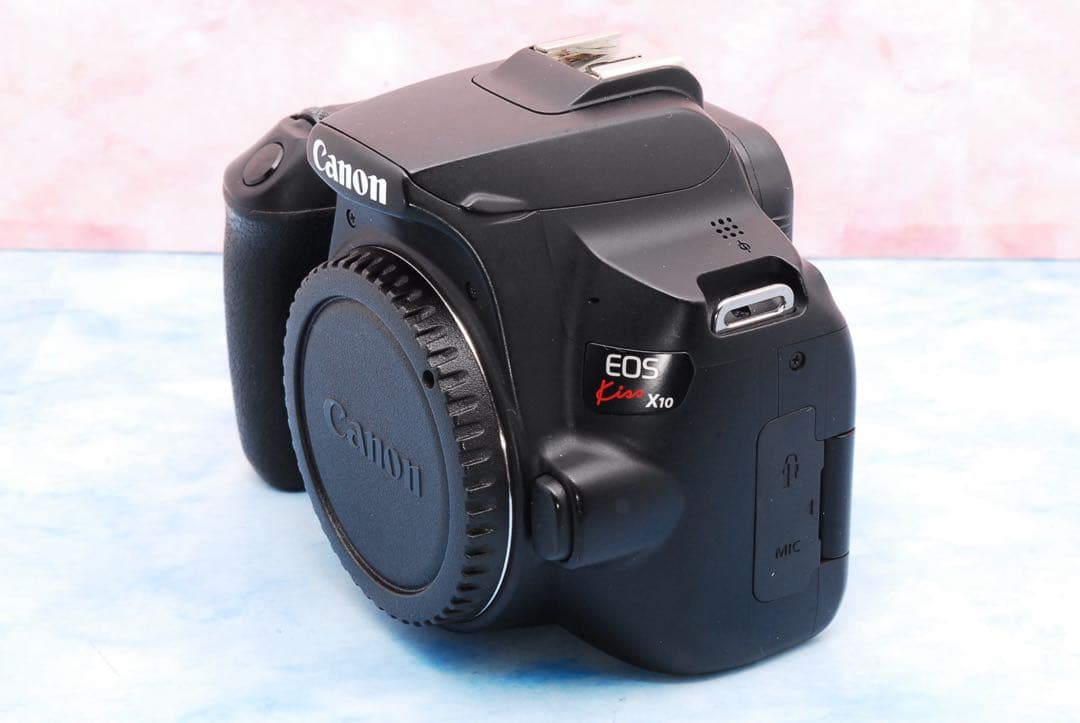 キャノン Kiss X10☆一眼レフカメラ☆単焦点＆標準＆超望遠☆バッグ付