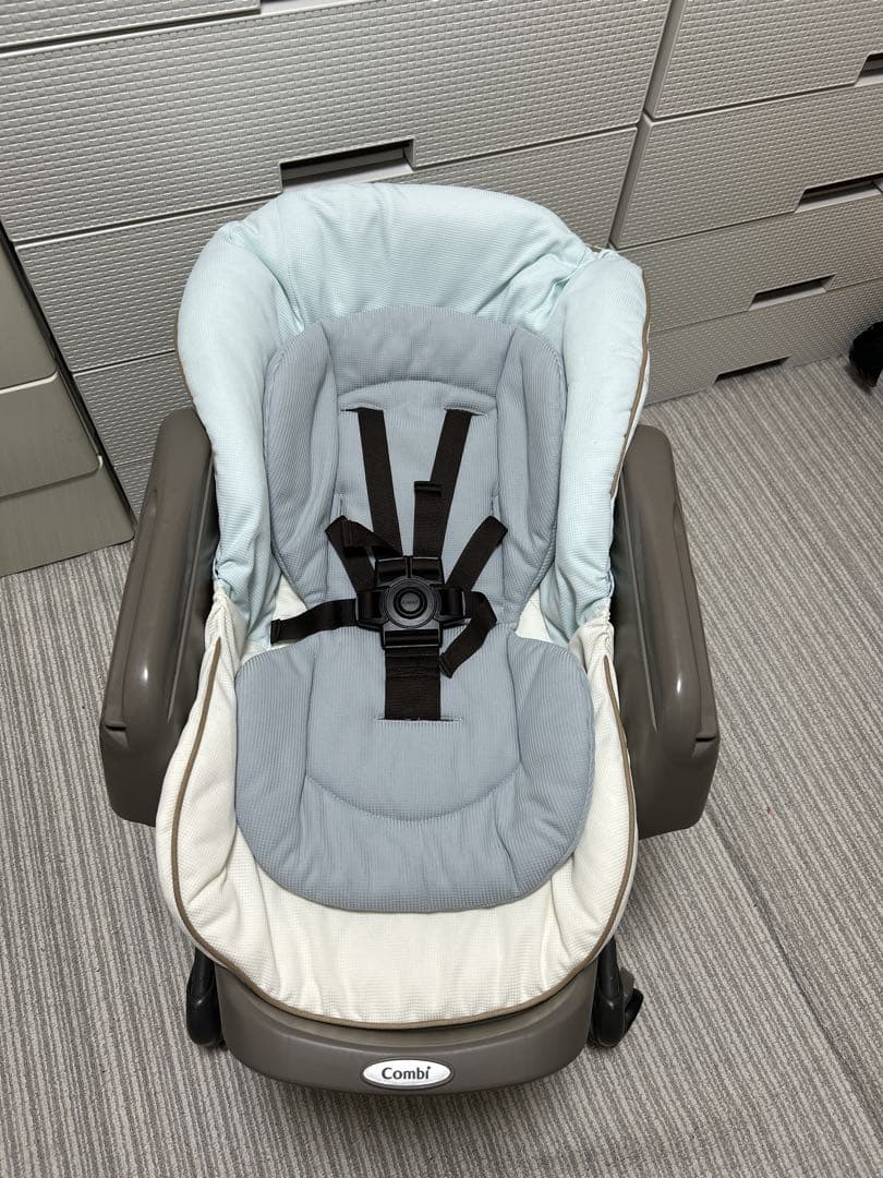 Combi スウィングベッド&チェア ネムリア　AUTO SWING