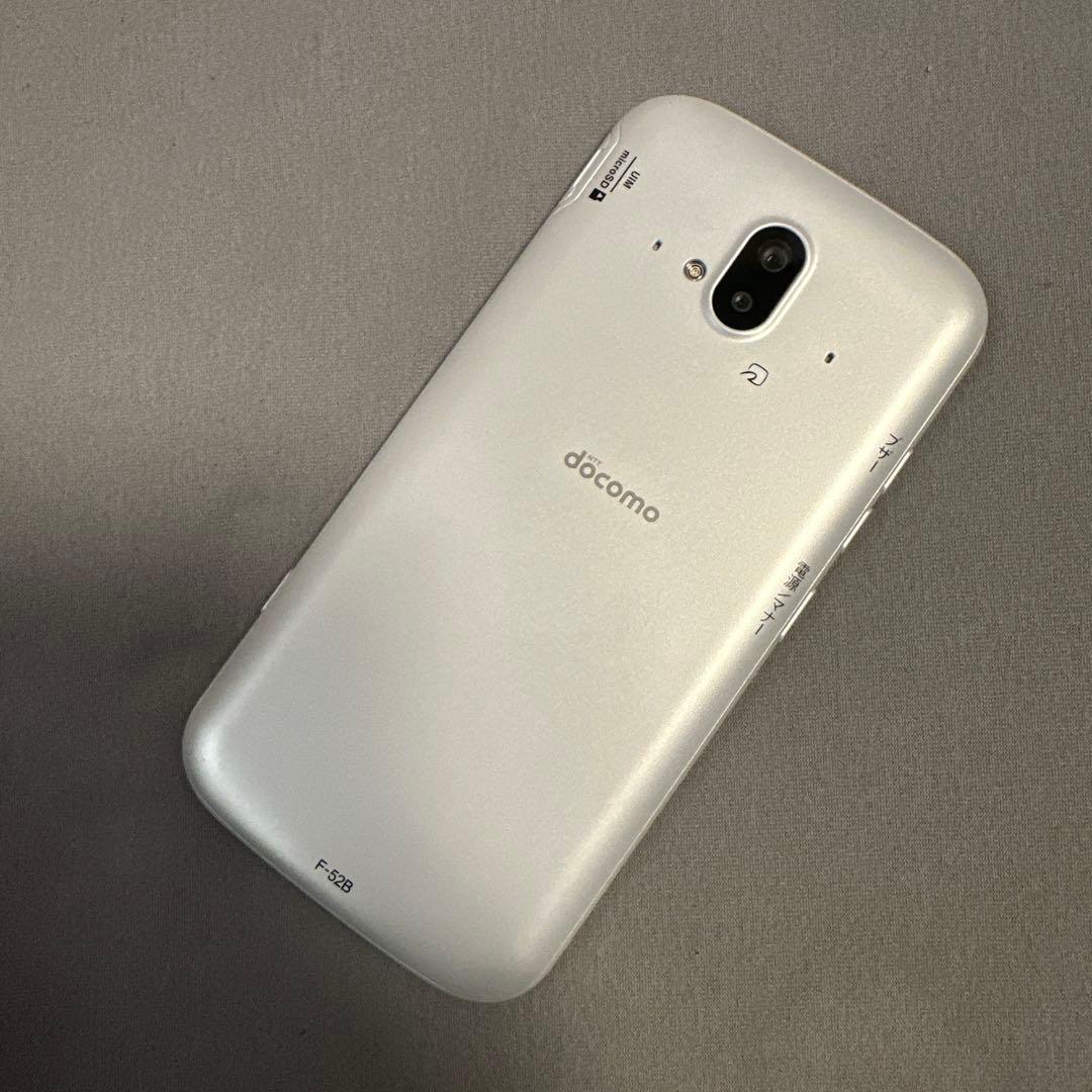 docomo らくらくスマートフォン F-52B SiMフリー 3