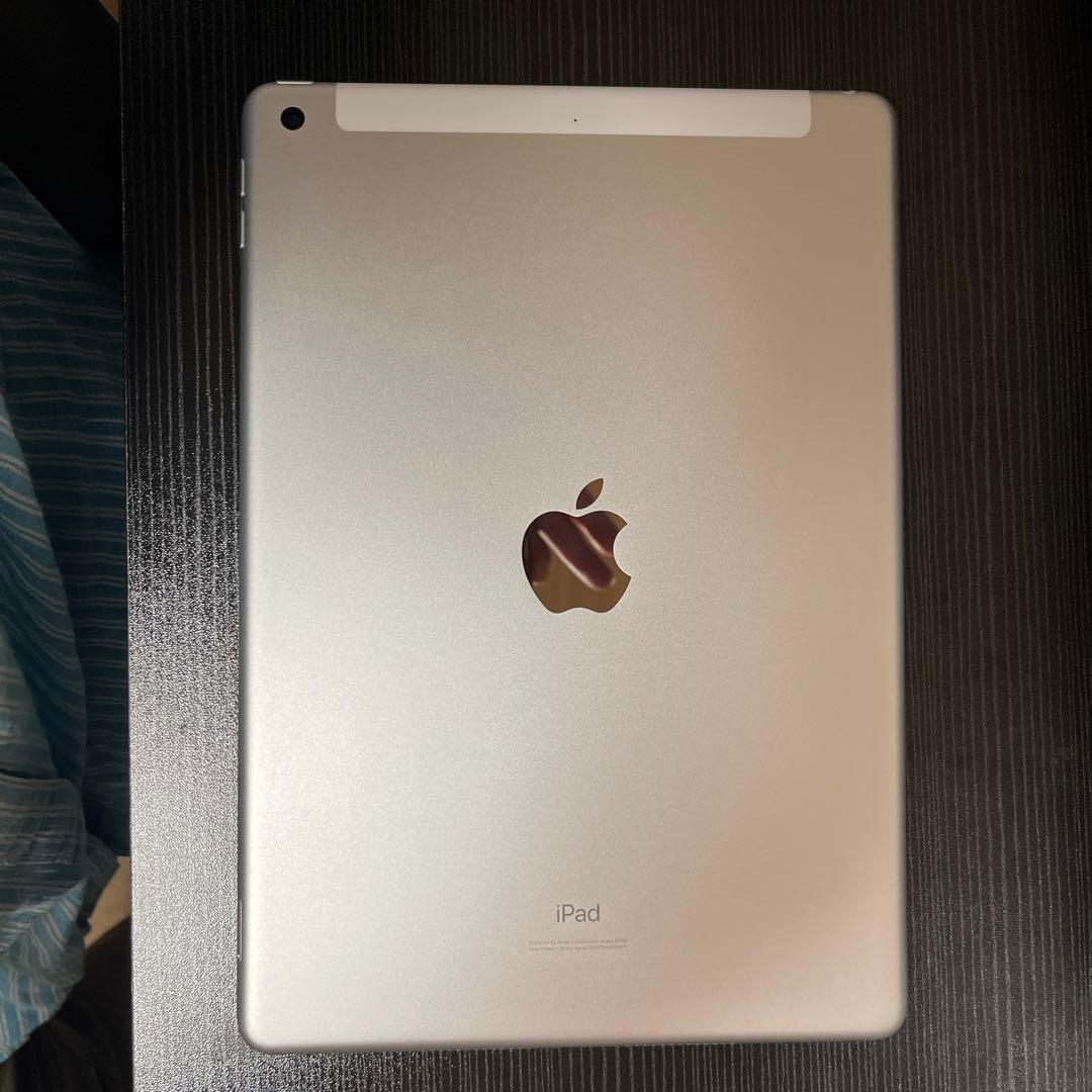 Apple iPad 第7世代 32GB WI-Fi+Cellular シルバー