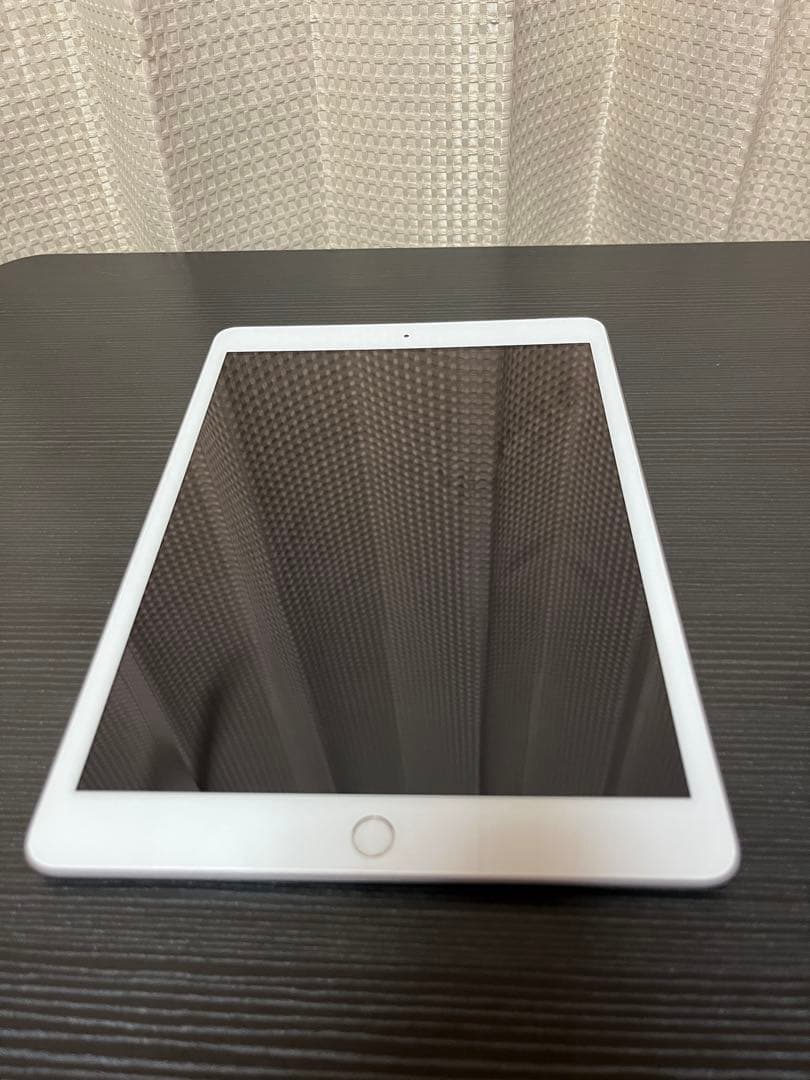 Apple iPad 第7世代 32GB WI-Fi+Cellular シルバー