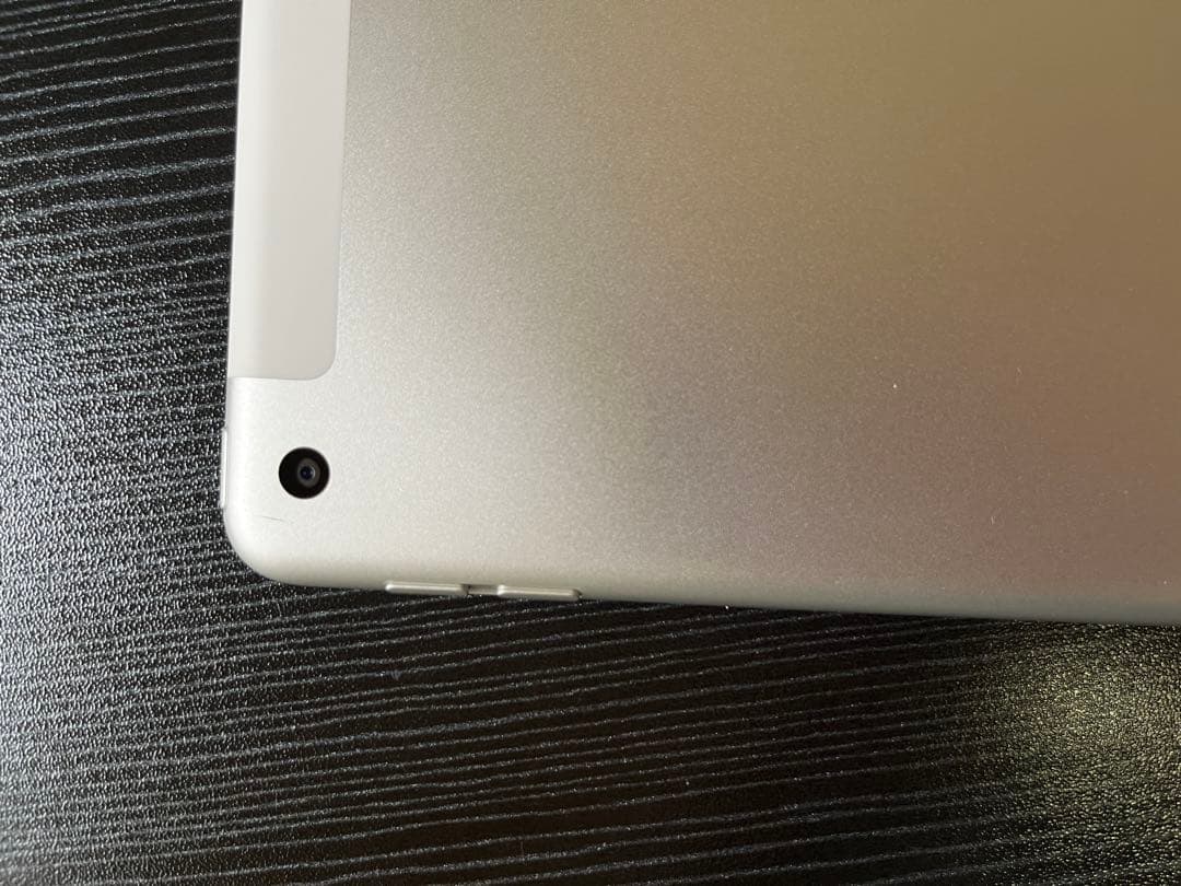 Apple iPad 第7世代 32GB WI-Fi+Cellular シルバー