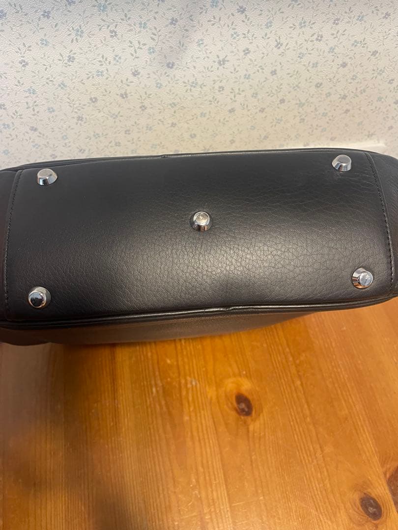 REN ブラックレザー ハンドバッグ