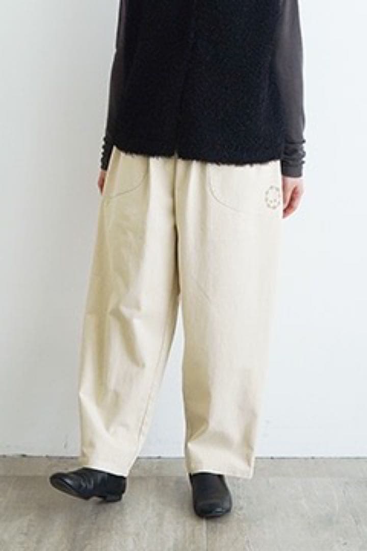 オオカミと手紙に添えたドライフラワーと　とおし