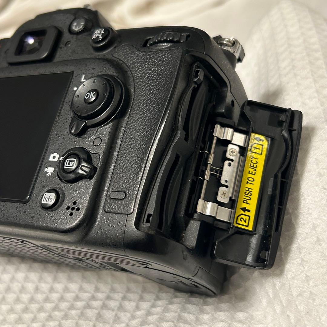 Nikon ニコン　D7200