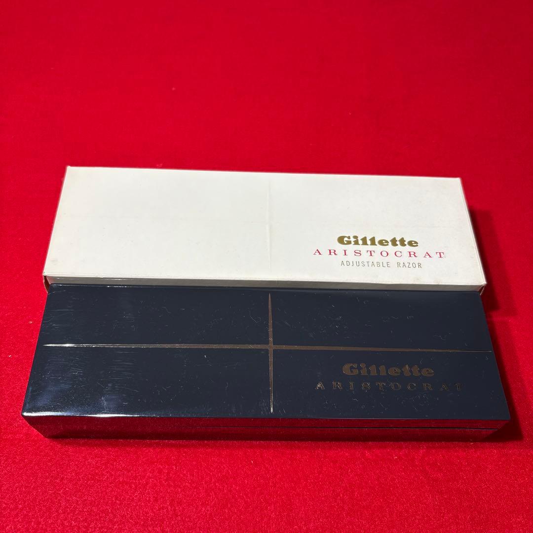 未使用　Gillette ARISTOCRAT 髭剃り　剃刀　ゴールド　替刃付