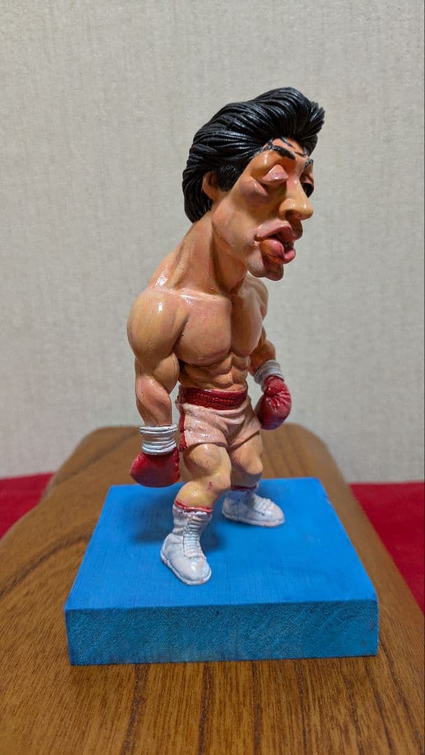 ロッキー　シルベスタースタローン　ガレージキット　フィギュア　青い台座付き