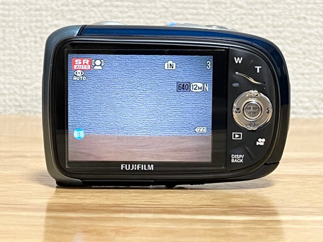 【超美品】FUJI FILM 防水デジタルカメラFinePix XP10