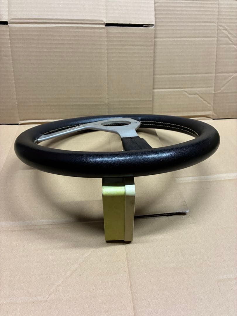 MOMO momo モモ ステアリング ハンドル キャバリーノ 旧車