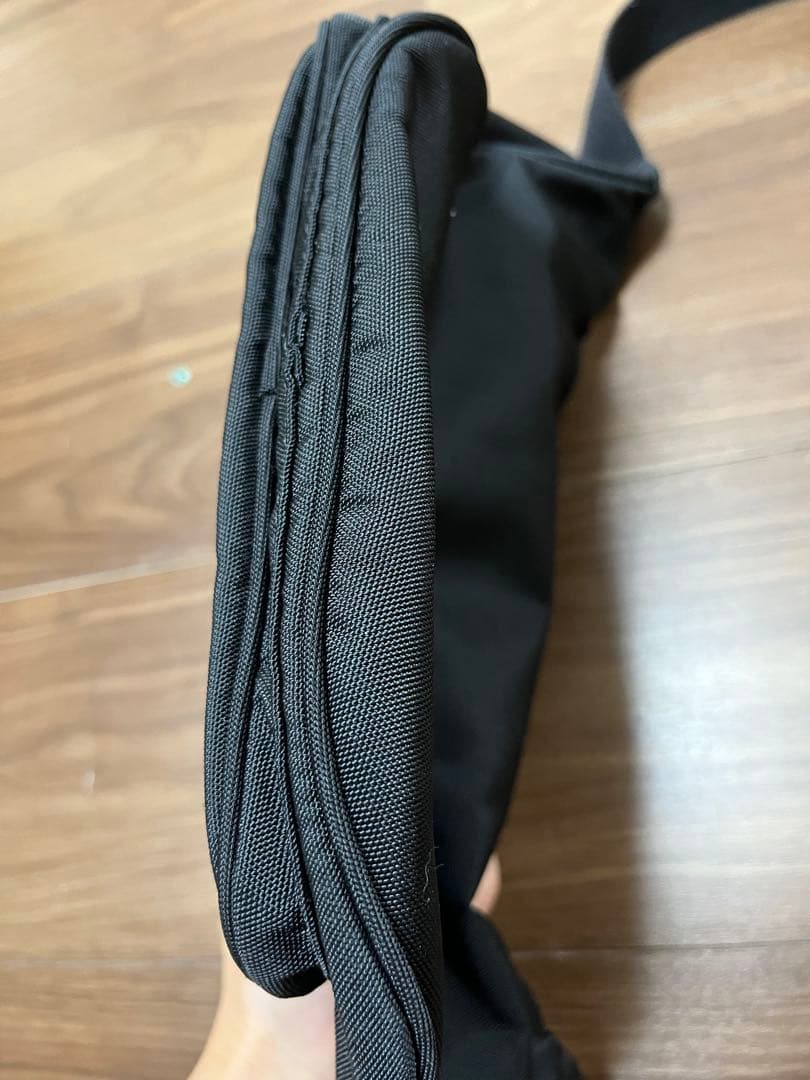 BALENCIAGA ボディバッグ ブラック