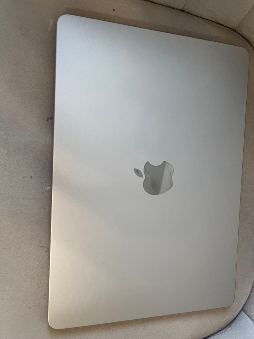 Apple MacBook Air 13.6インチ M3 8GB スターライト