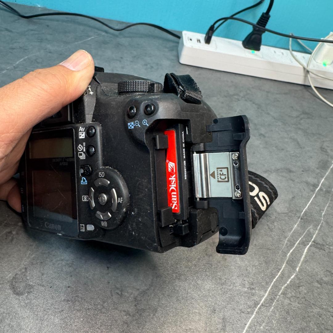 ジャンク　キヤノン EOS Kiss Digital N カメラセット