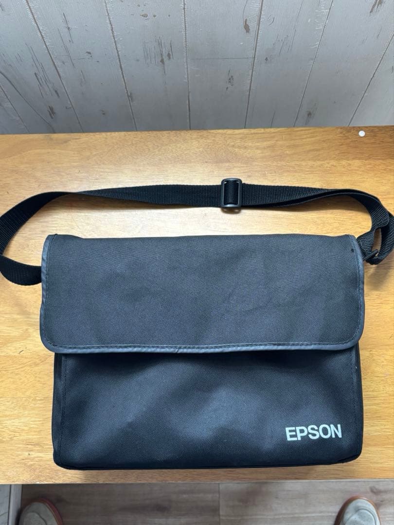 【早い者勝ち】プロジェクター EPSON EB-S04 本体（オマケ付き）