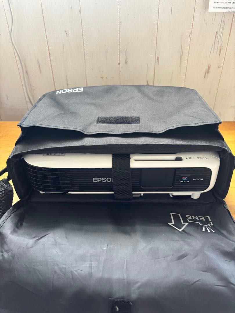 【早い者勝ち】プロジェクター EPSON EB-S04 本体（オマケ付き）
