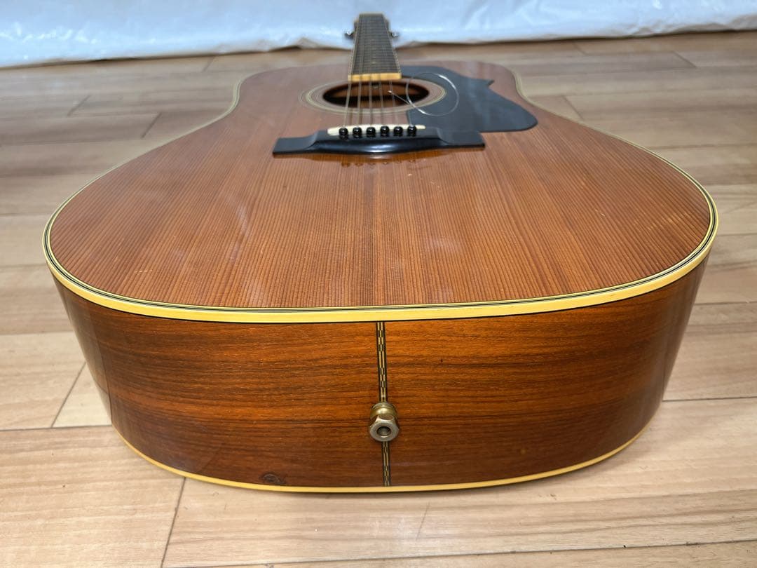 YAMAHA.FG-350Dベージュラベル。 トップ単板！