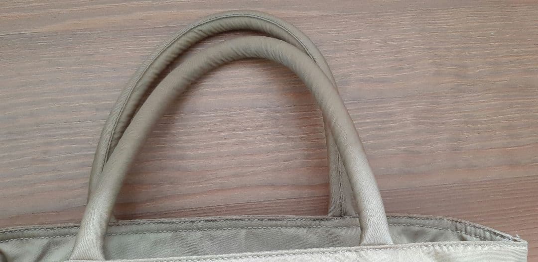 PRADA ベージュ ハンドバッグ