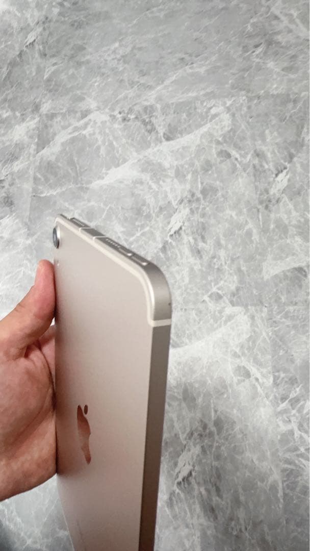 美品　iPadmini 第7 128GB Wifi+セルラーモデル　スターライト