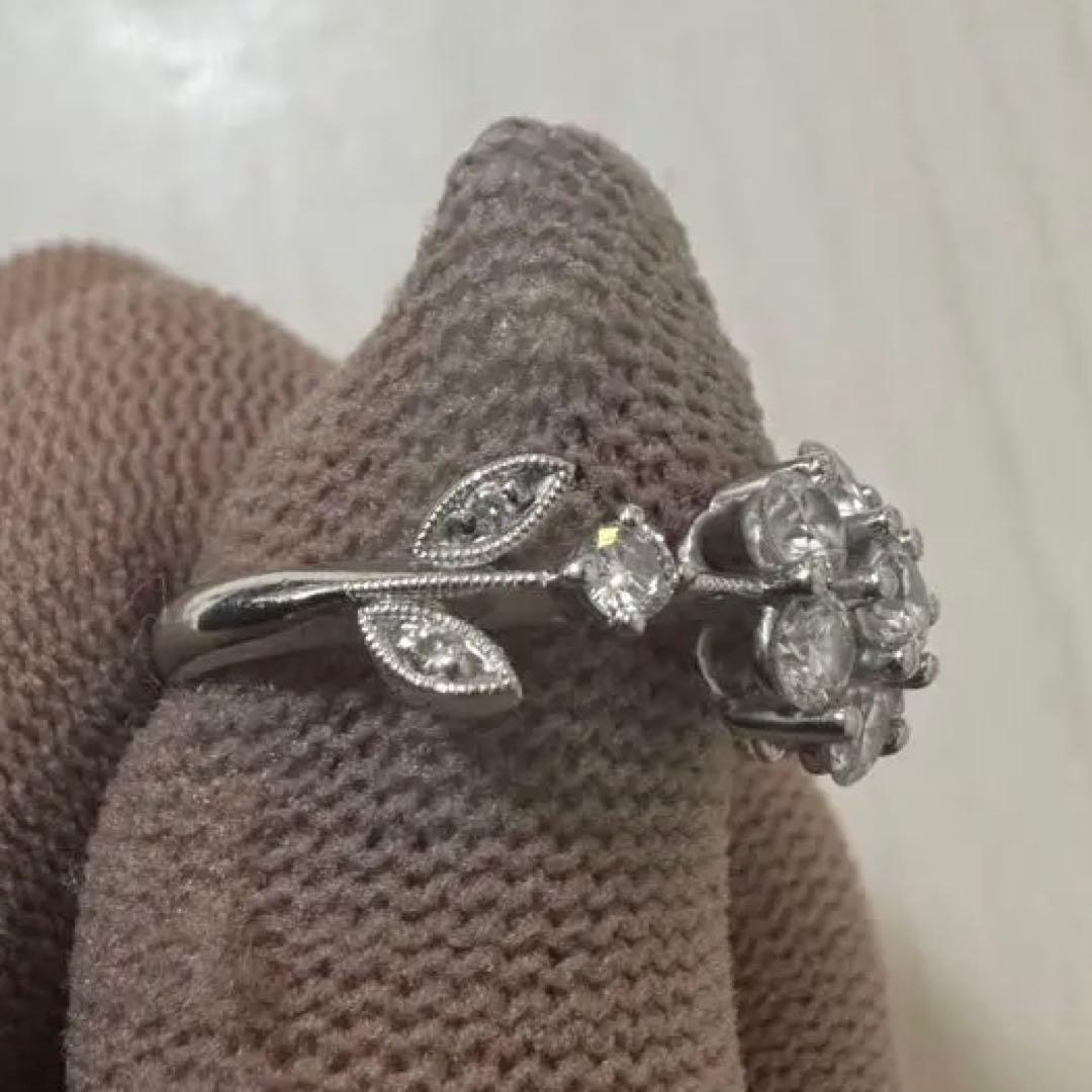 コ*ロ様 ミルウチ　プラチナ　フラワーダイヤモンド　リング