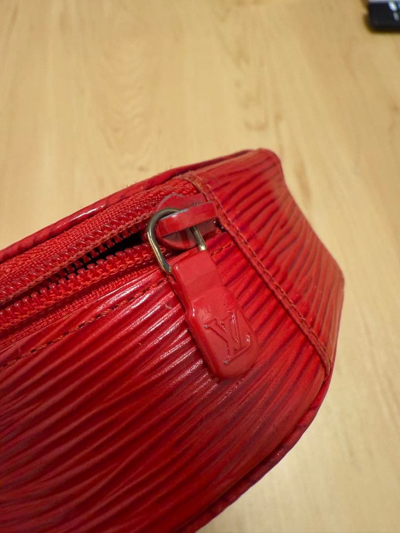 Louis Vuitton エピエクランビジュージュエリーケース　小物入れ　赤