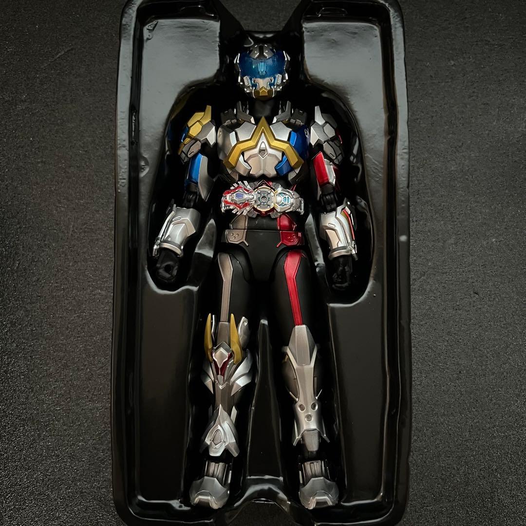 中動玩具 1/10『超限闘神』+『鎧勇士』可動フィギュア4体セット　まとめ売り