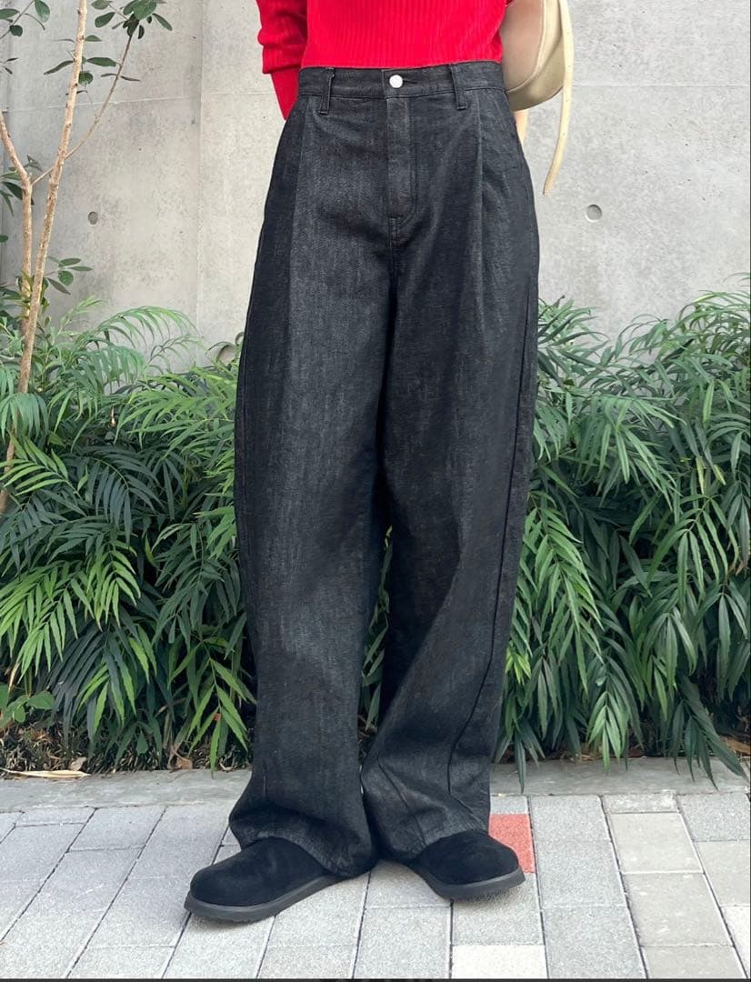 yu...さん専用！！アングリッド タックデザインカーブデニム ブラック 25