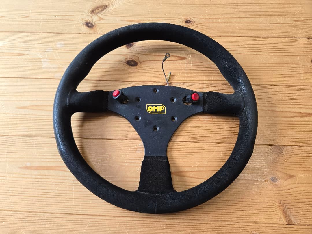 OMP スポーツステアリングホイール　ブラックスエード仕上げ仕様