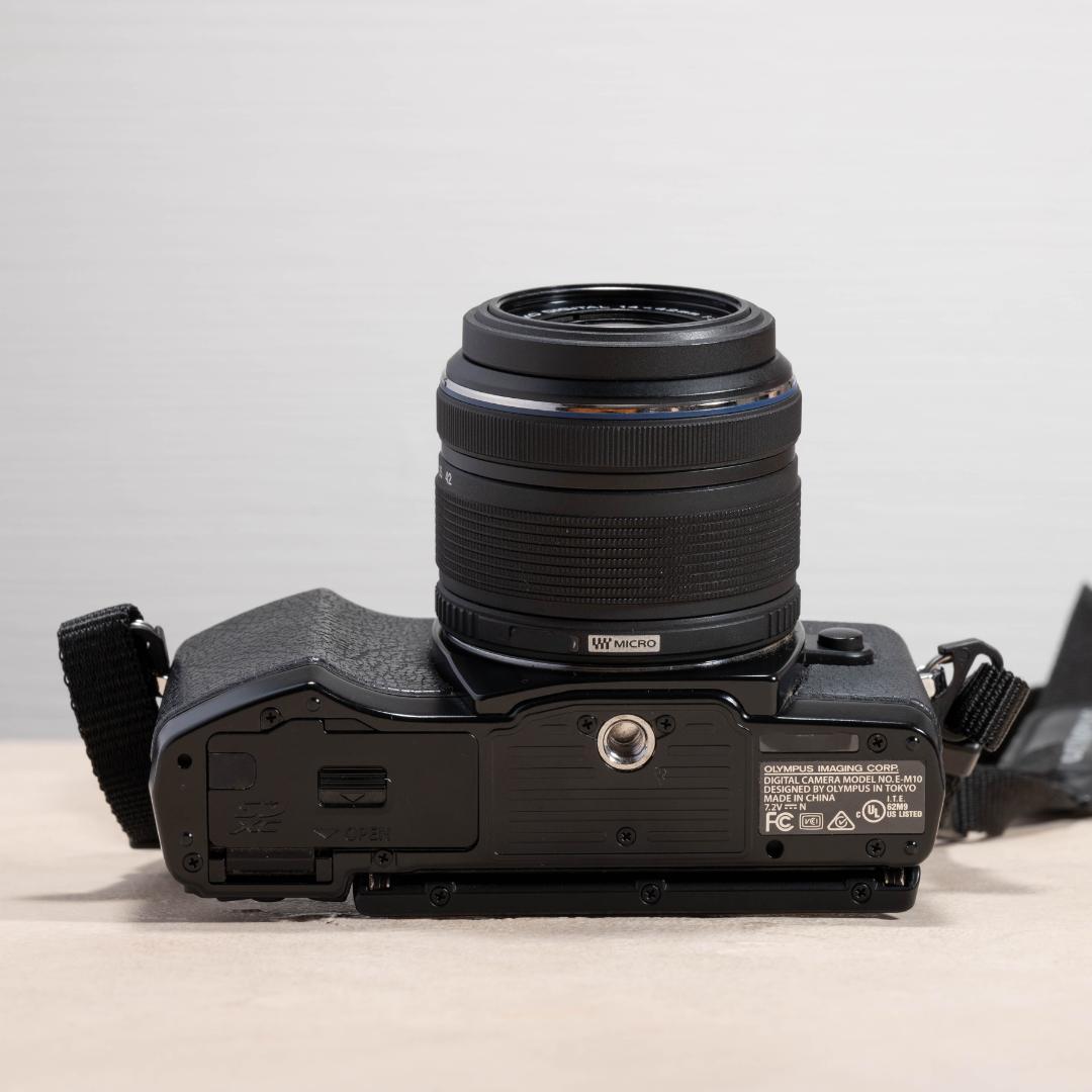 OLYMPUS OM-D E-M10 ダブルレンズキット スマホ転送OK