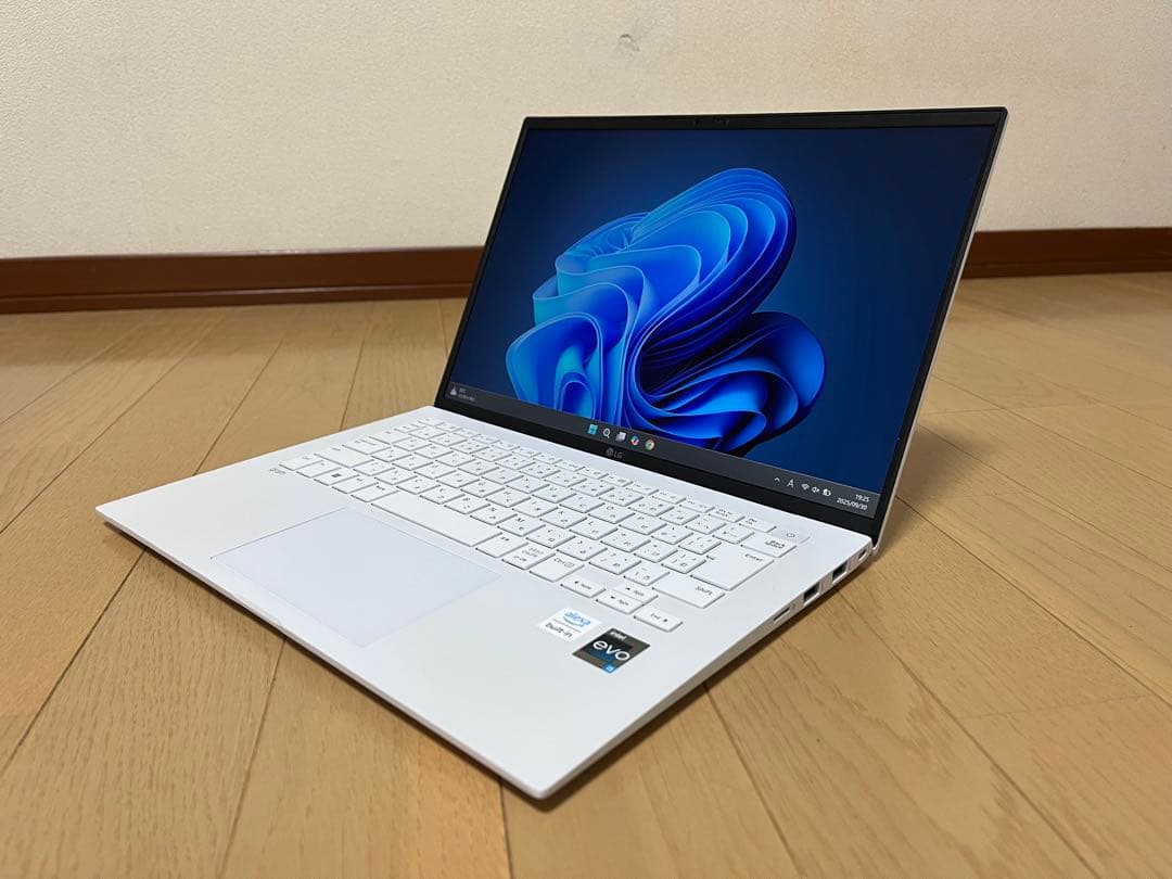 美品　LG gram 14Z90Q　第12世代 Core i5 1240P