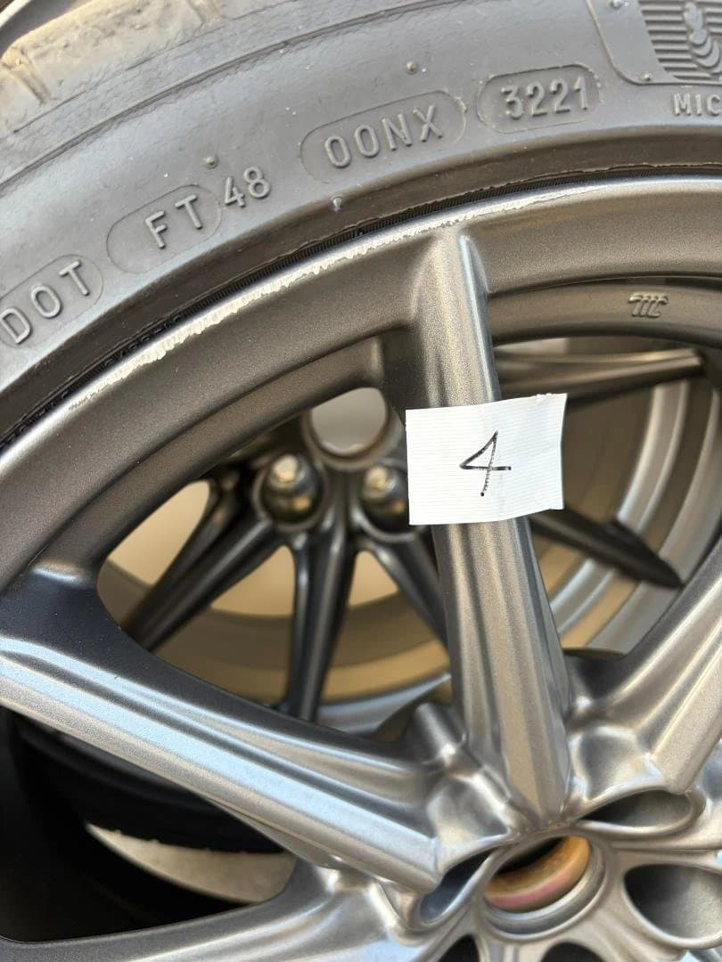 ZD8 純正 18インチx7.5J ホイール&タイヤ（215/40R18）