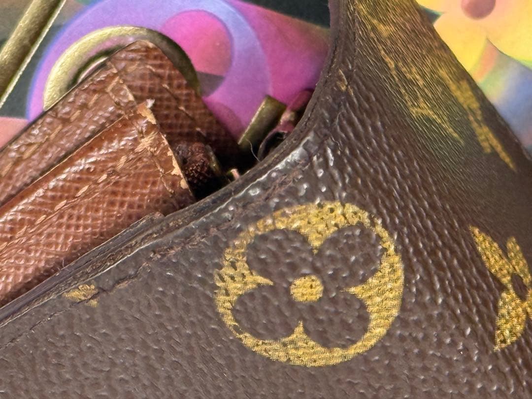 LOUIS VUITTONルイヴィトン　6枚カード入れ付き二つ折り長財布