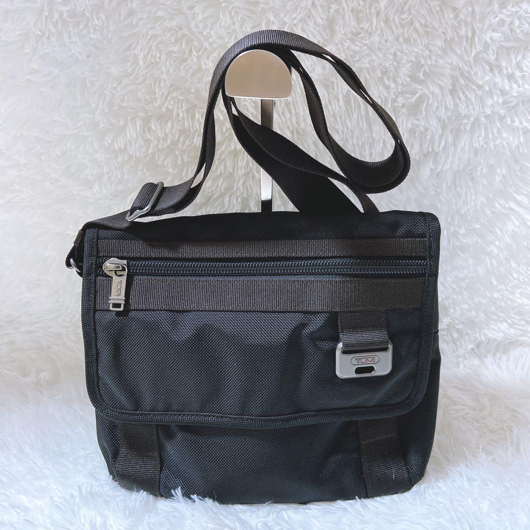 美品⭐️トゥミ　メッセンジャーバッグ　クロスボディーバッグ　ミニ　ブラック　黒