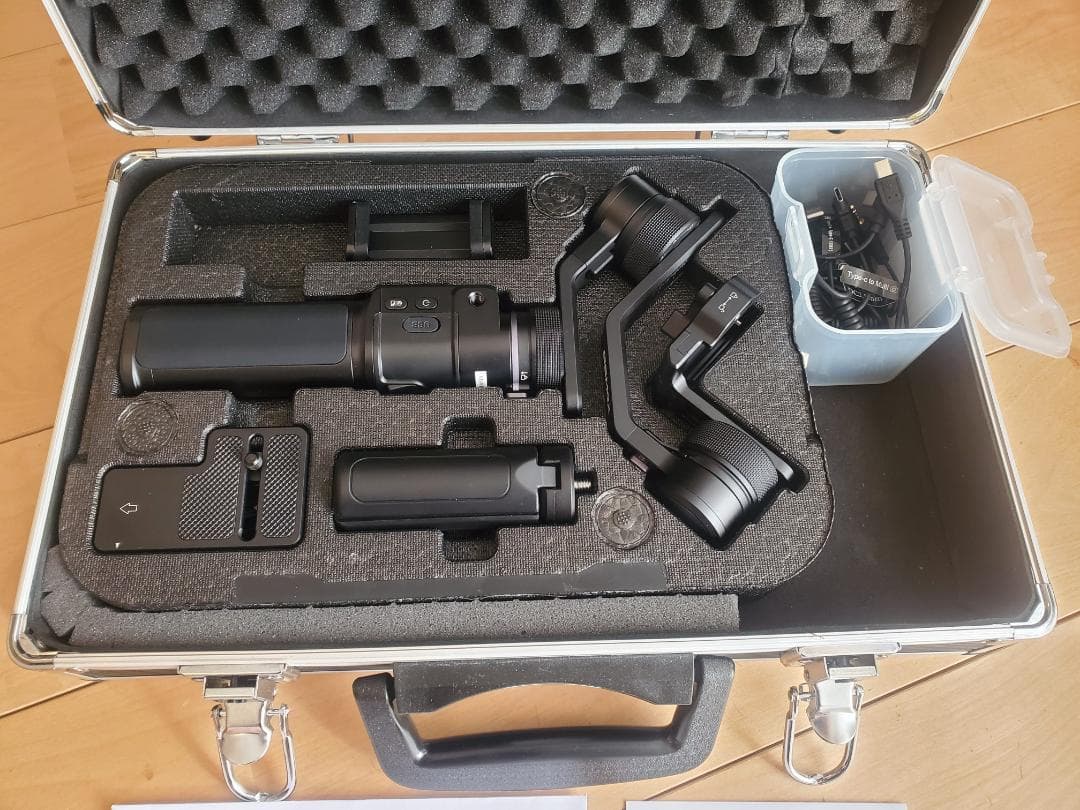 超美品　有名 カメラジンバル FeiyuTech G6MAX ハードケース付き