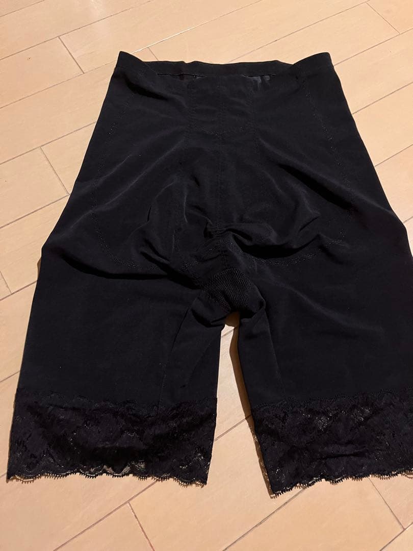 美品！即発送グラントイーワンズ　レギュラーガールズ　ホワイトブラック　サイズ76