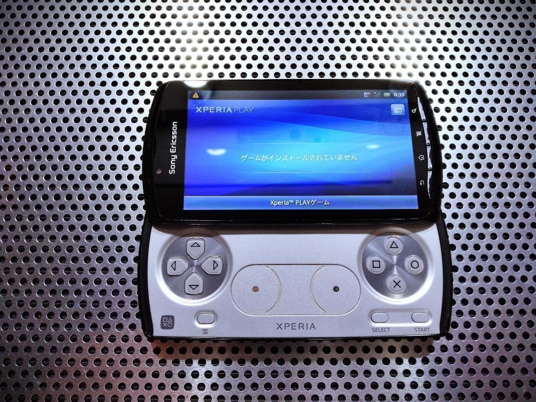 SONY® Xperia™ PLAY SO-01D (スマホ付き PSP go)