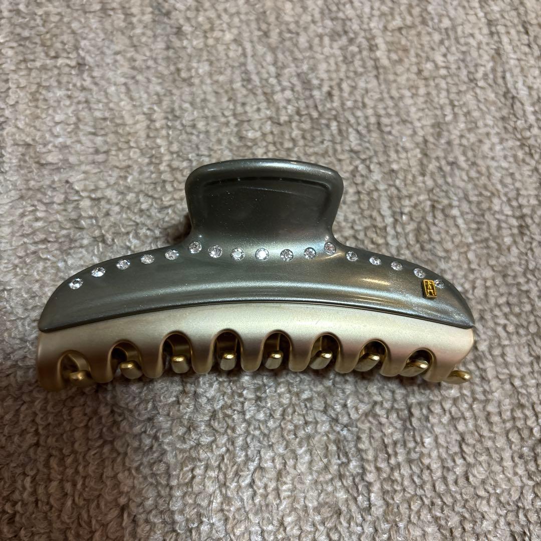 アレクサンドル　ドゥ　パリ　ストーン付きカーキ色ヘアクリップ