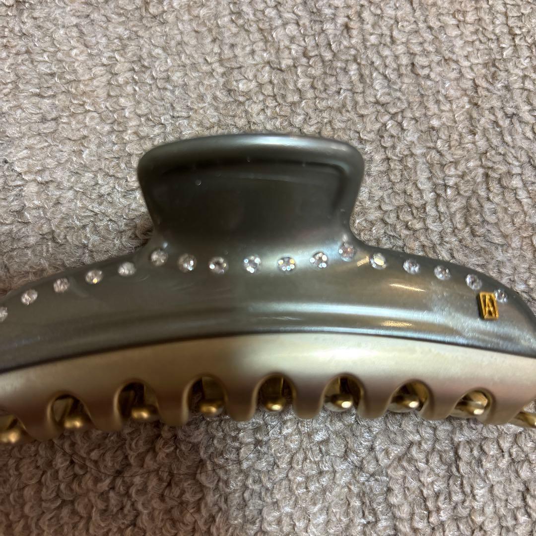 アレクサンドル　ドゥ　パリ　ストーン付きカーキ色ヘアクリップ